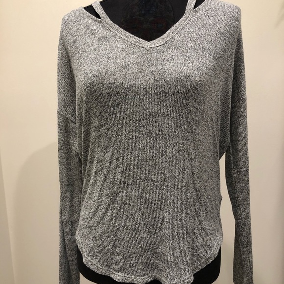 🆕 Express | Grey Double Cut “V” Neck - Picture 3 of 9